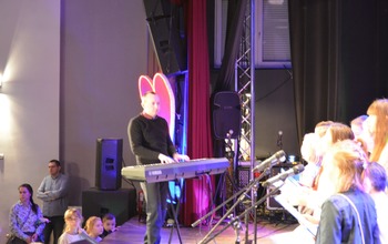  (photo)