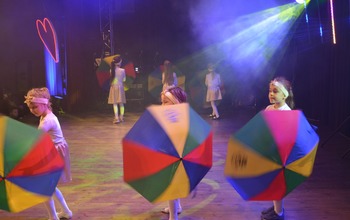  (photo)