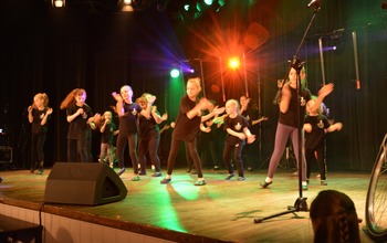  (photo)