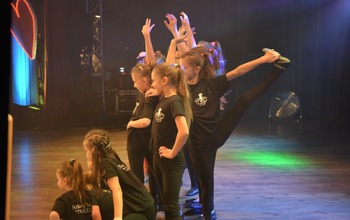 (photo)