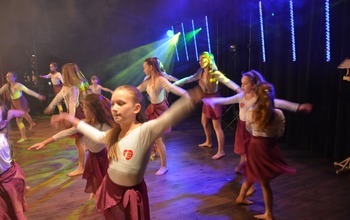  (photo)