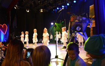  (photo)