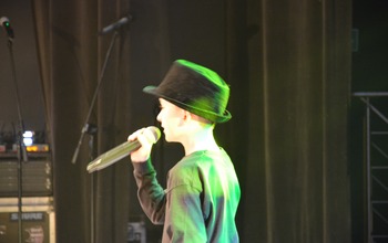  (photo)