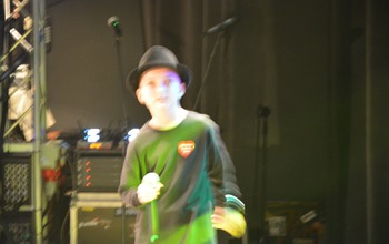  (photo)
