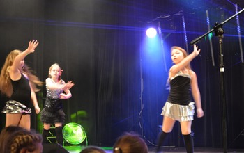  (photo)