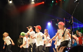  (photo)