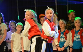  (photo)