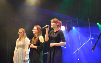  (photo)