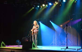  (photo)