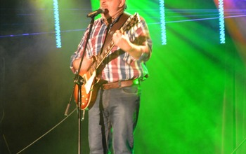  (photo)