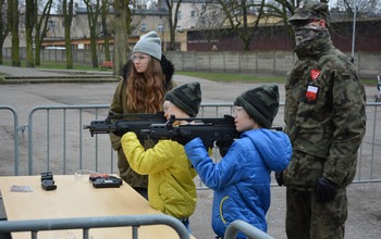  (photo)