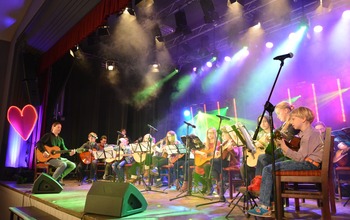 (photo)