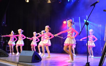  (photo)