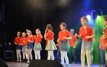  (photo)