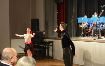  (photo)