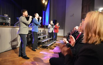  (photo)