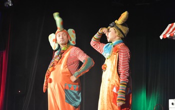  (photo)