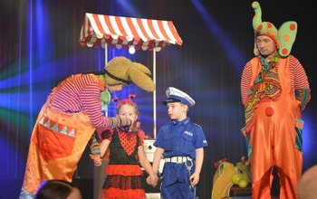  (photo)