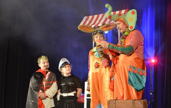  (photo)