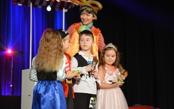  (photo)