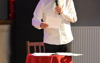  (photo)