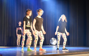  (photo)