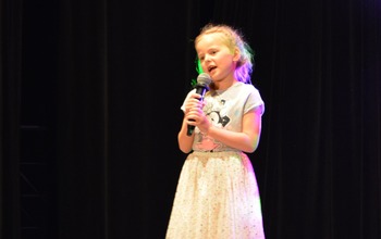  (photo)