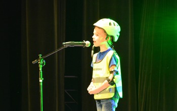 (photo)