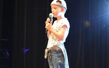  (photo)