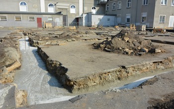  (photo)