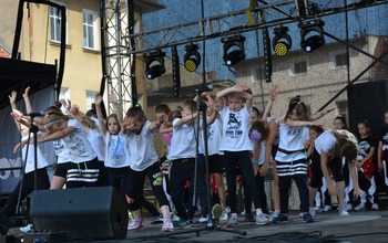  (photo)