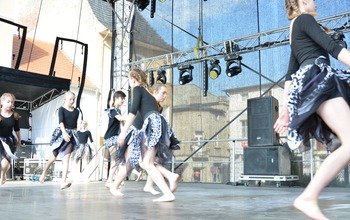  (photo)