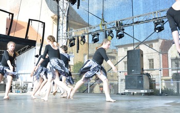  (photo)