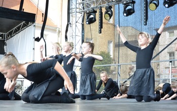  (photo)