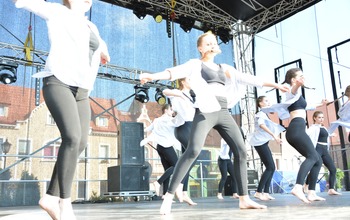  (photo)