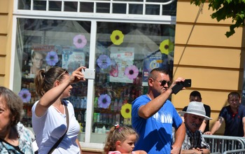  (photo)