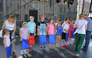  (photo)