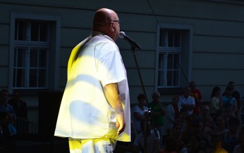  (photo)