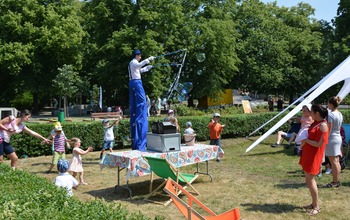  (photo)