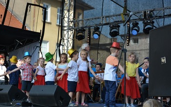  (photo)