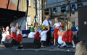  (photo)