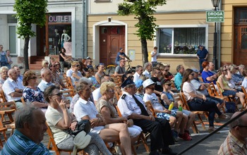  (photo)