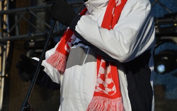  (photo)