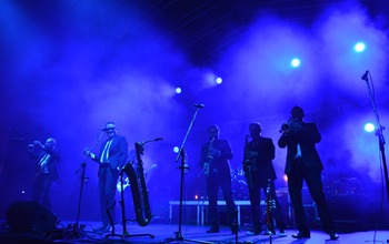  (photo)