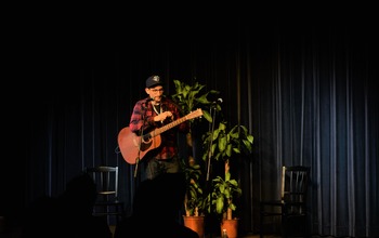  (photo)