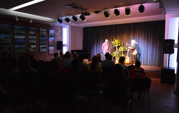  (photo)