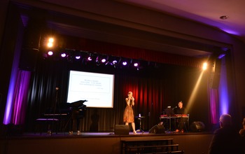  (photo)