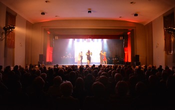  (photo)