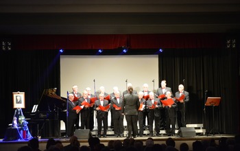 (photo)