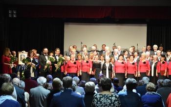  (photo)